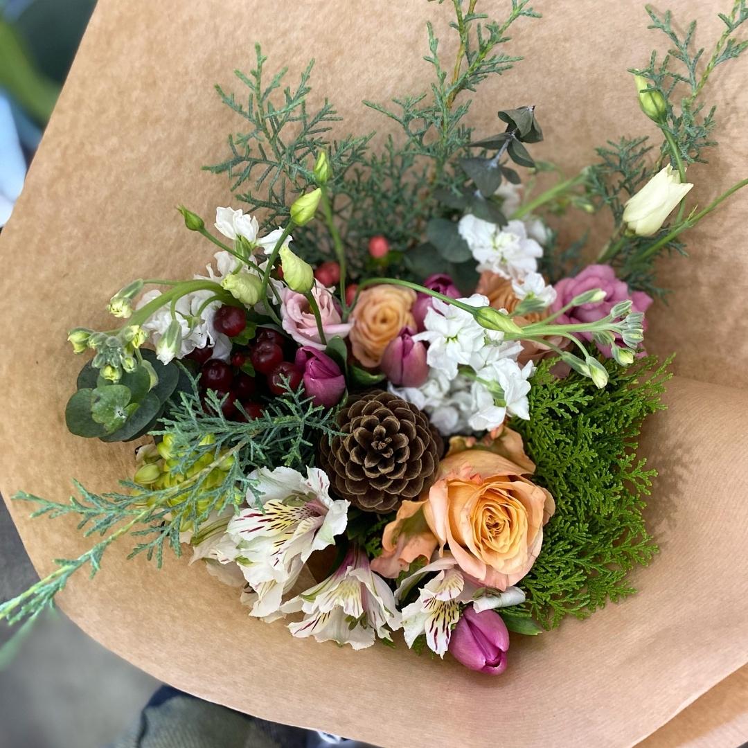 Seasonal Fresh Flower Bouquet – Toronto Market Company Inc.