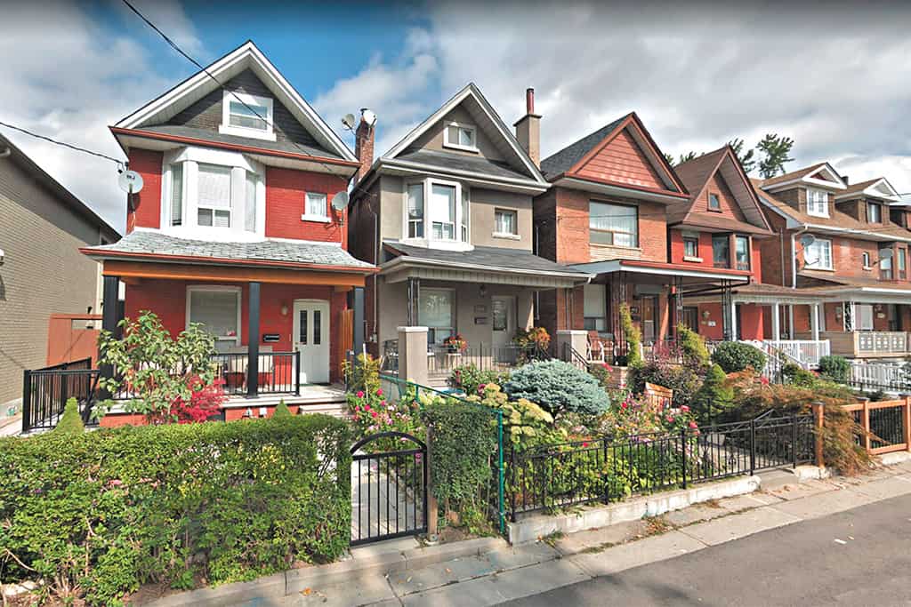 Toronto Neighborhood Guides: What to Eat, See, and Do